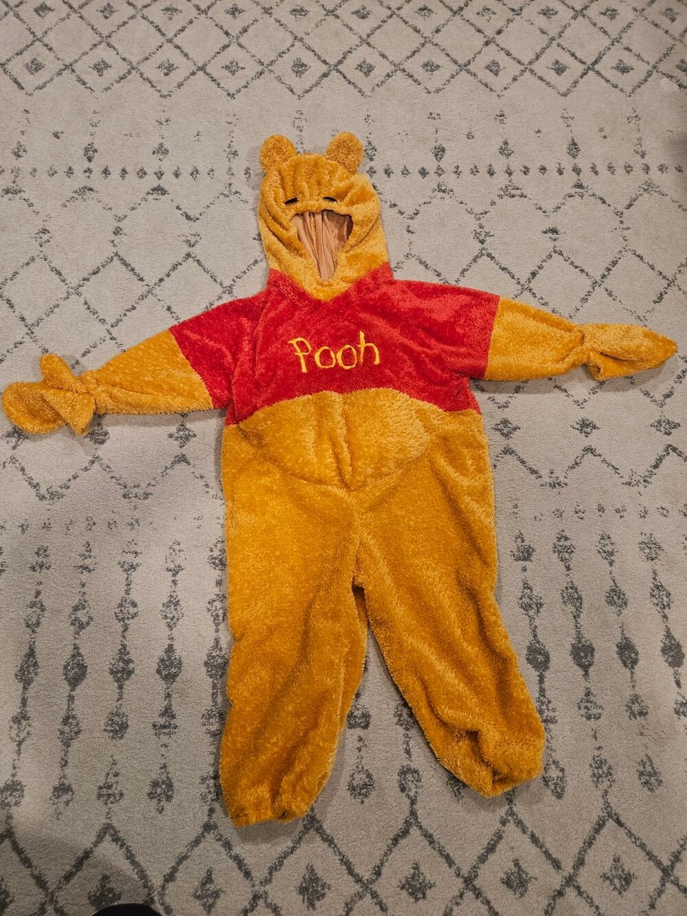Disney Store WINNIE THE POOH Plush Costume Padded Belly Child Size XXS (3T)